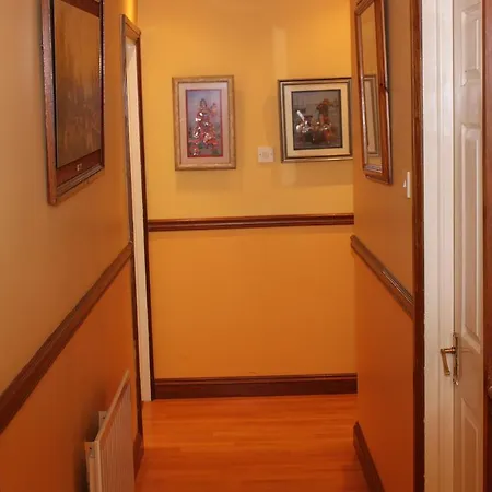 Gardenfield House Bed & Breakfast H91Vh02-3
